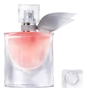 A FRAGRÂNCIA DA FELICIDADE AO SEU ALCANCE! Descubra a fragrância da felicidade e transforme sua vida com um sorriso de cristal. La Vie Est Belle, o icônico perfume feminino de Lancôme, é uma declaração universal de alegria e feminilidade vibrante.